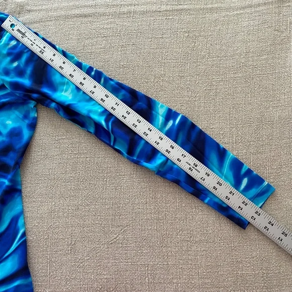 Land's End Long Sleeve Swim/Athletic Top - Size S - Picture 7 of 9